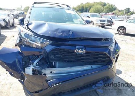 2021 Toyota Rav4 Xle z USA, uszkodzony, nr VIN 2T3P1RFV4MW190678